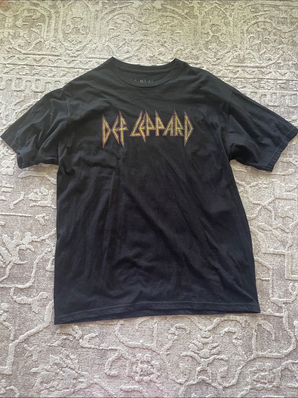 Def Leppard Graphic Band Tee - Men’s Short Sleeve Shirt